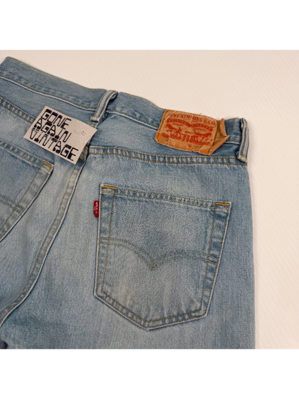 Levi's 501 Light Wash Denim Shorts 28 - Picture 4 of 5